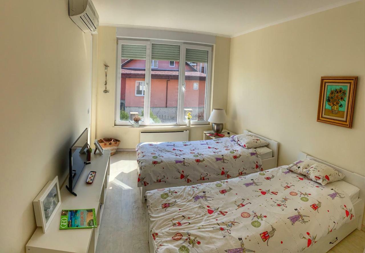 Charming Beach Holiday Apartment Лозенец Екстериор снимка